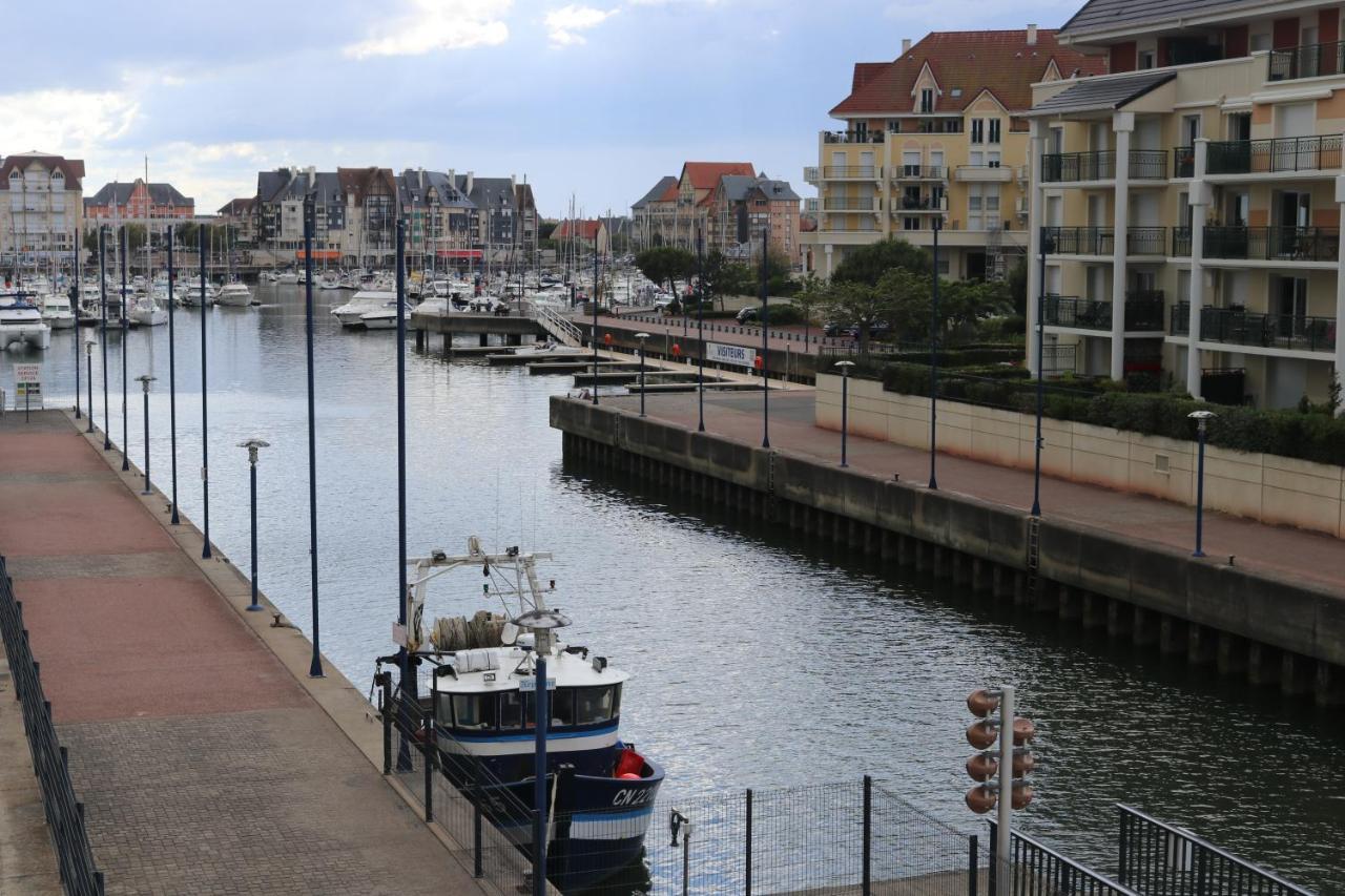 ディーブ・シュール・メールStudio Balcon 2 Pers Piscine 300M Plage De Cabourgアパートメント エクステリア 写真