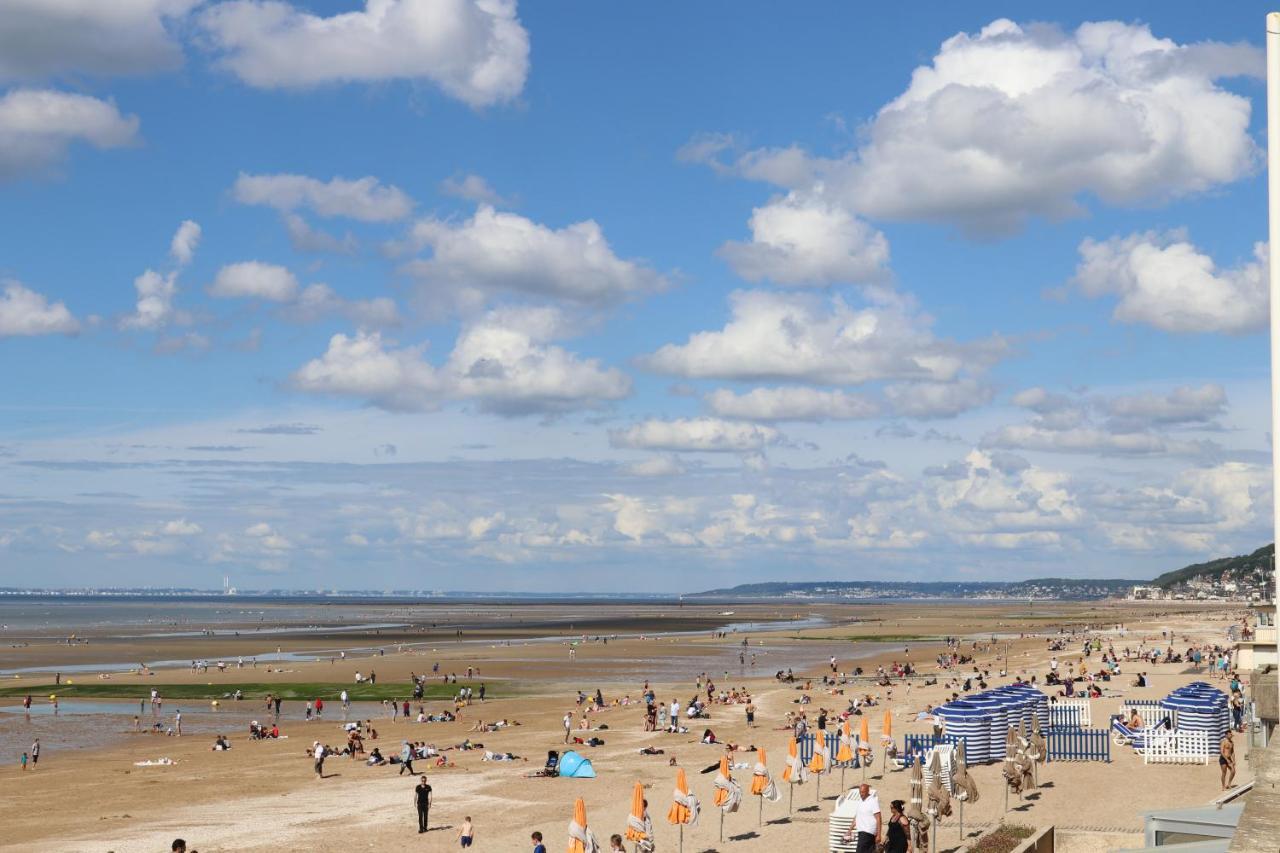 ディーブ・シュール・メールStudio Balcon 2 Pers Piscine 300M Plage De Cabourgアパートメント エクステリア 写真